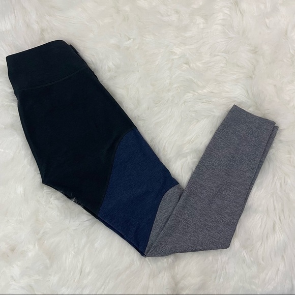Outdoor Voices “Springs 7/8 Leggings” Grey and Blue, Size Small - Picture 3 of 8